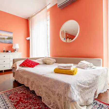 Apartment Casa Navarra Milan